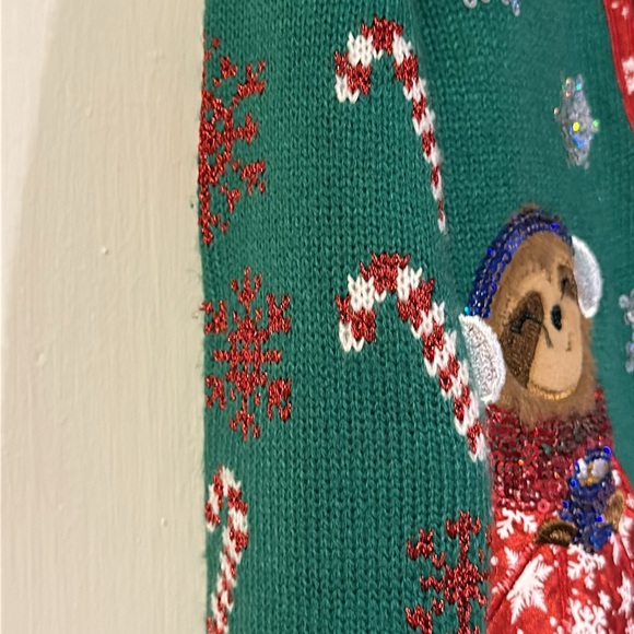 Sloth sparkly green and red christmas sweater size7 - Picture 4 of 7